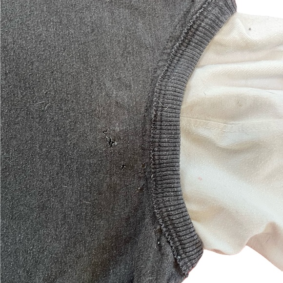 Cherokee wildlife tracks 18M shirt - with holes - Picture 9 of 9